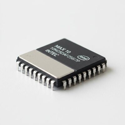 MAX 10 FPGA 10M25DAF256I7P آرایه گیت برنامه‌پذیر تراشه منطق قابل برنامه‌ریزی